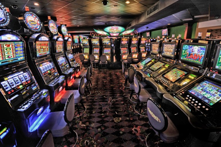 Three or five reels? Is more always better? (Slots) Casinoz