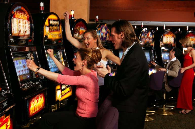 lucky pokie players