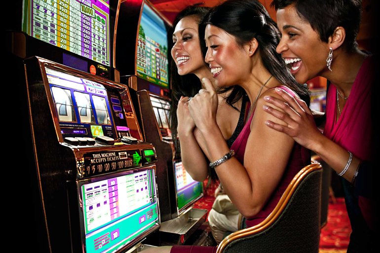 girls gambling on slots