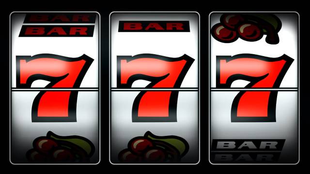 Pokies: Land-Based or Online?